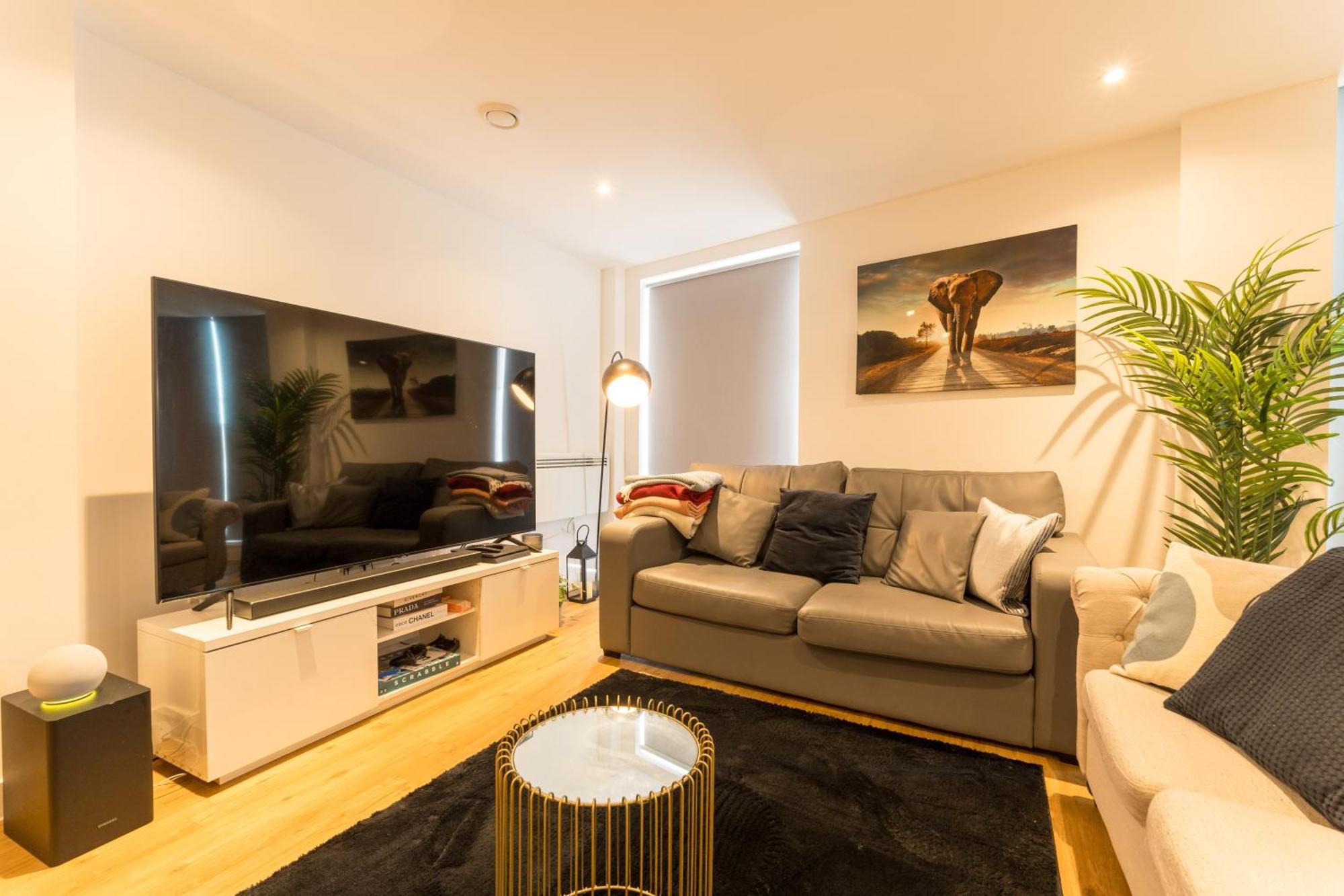 Drillzstays Apartments - Ethiad Free Parking Манчестър Екстериор снимка