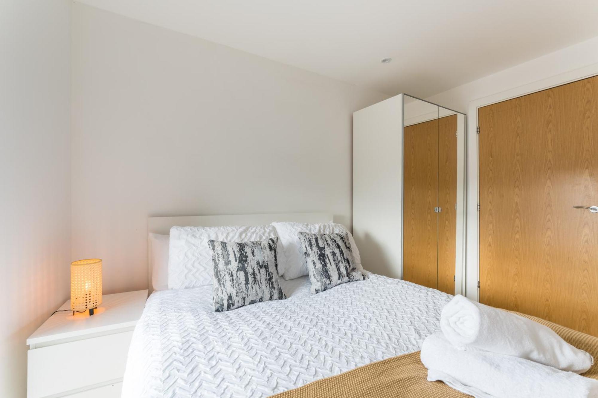 Drillzstays Apartments - Ethiad Free Parking Манчестър Екстериор снимка